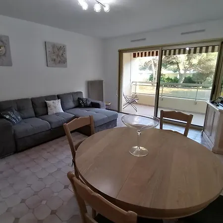 Air-conditioned With Pool Shuttle