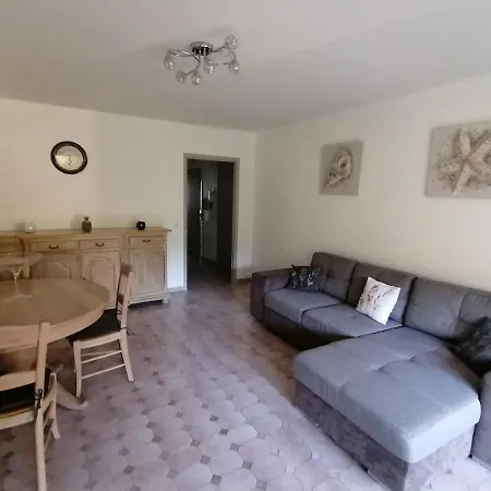 Air-conditioned With Pool Shuttle Apartamento