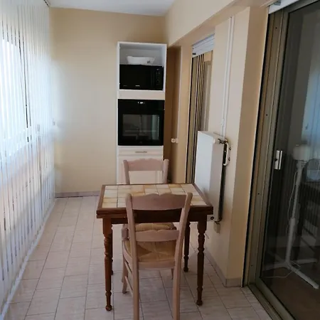 Air-conditioned With Pool Shuttle Apartment Mandelieu-la-Napoule