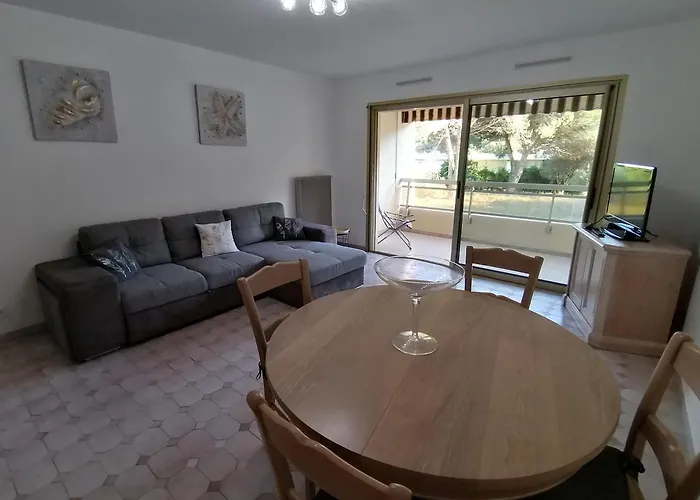 Air-conditioned With Pool Shuttle